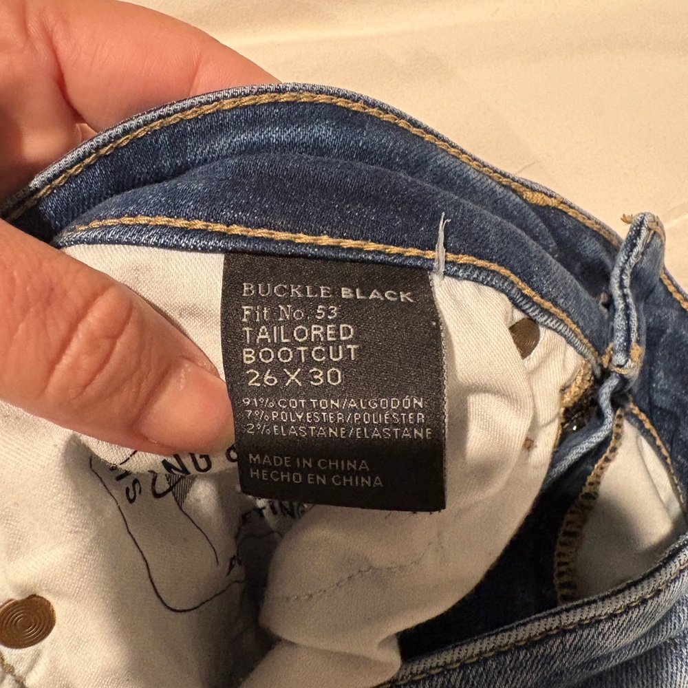 Buckle Women's Blue Jeans - Picture 3 of 3